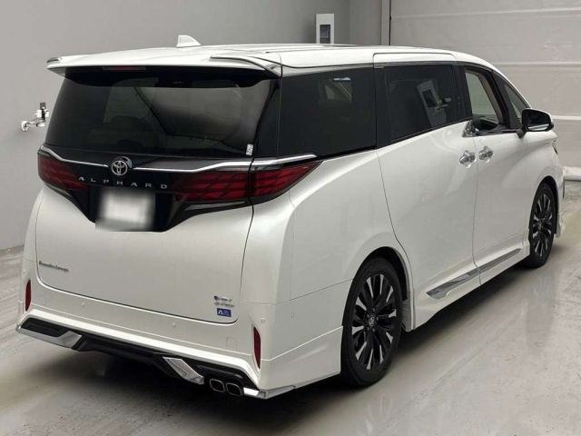 TOYOTA ALPHARD AAH45W Executive Lounge 2