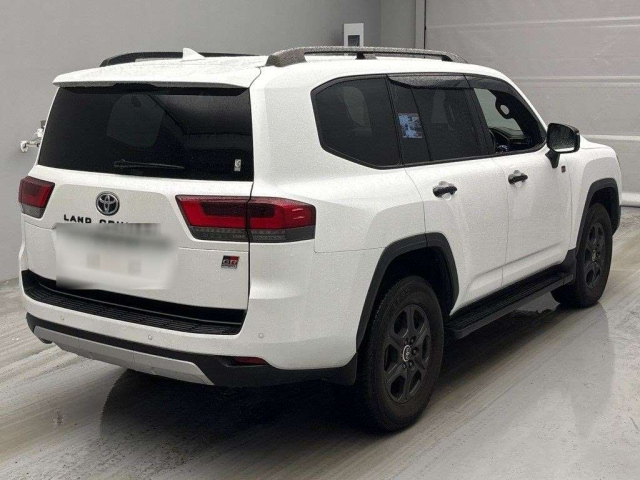 TOYOTA LAND CRUISER FJA300W GR Sports 2