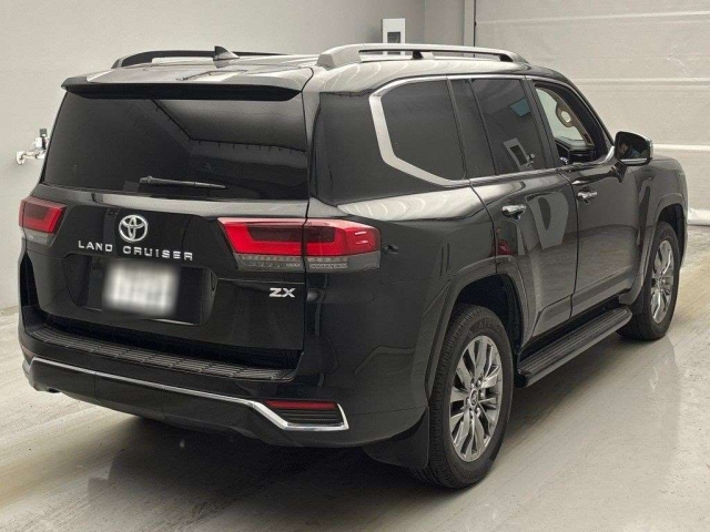 Toyota Land Cruiser ZX 4WD (FJA300W) 2