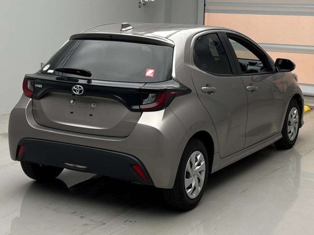 Toyota Yaris X (KSP210) 2