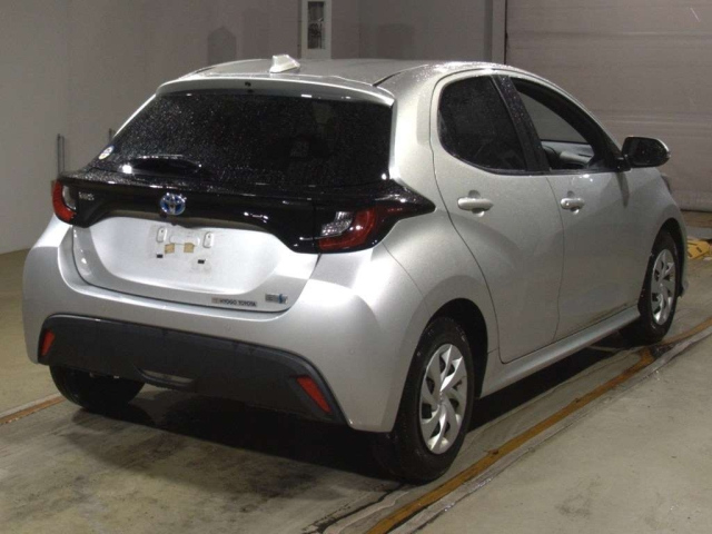 Toyota Yaris Hybrid X (MXPH10) 2