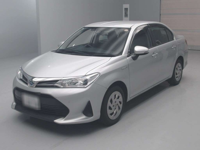 Toyota Corolla Axio Hybrid EX (NKE165)
