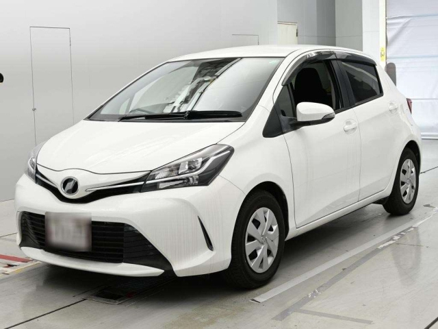 Toyota Vitz F (NSP130)