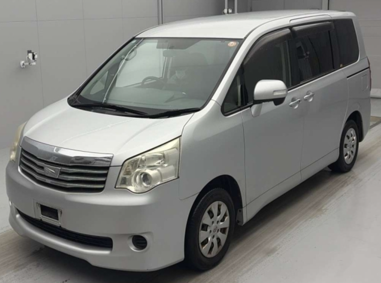 Toyota Noah X Special Edition (ZRR70G)