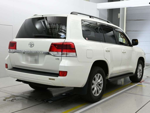 TOYOTA LAND CRUISER URJ202W AX 2
