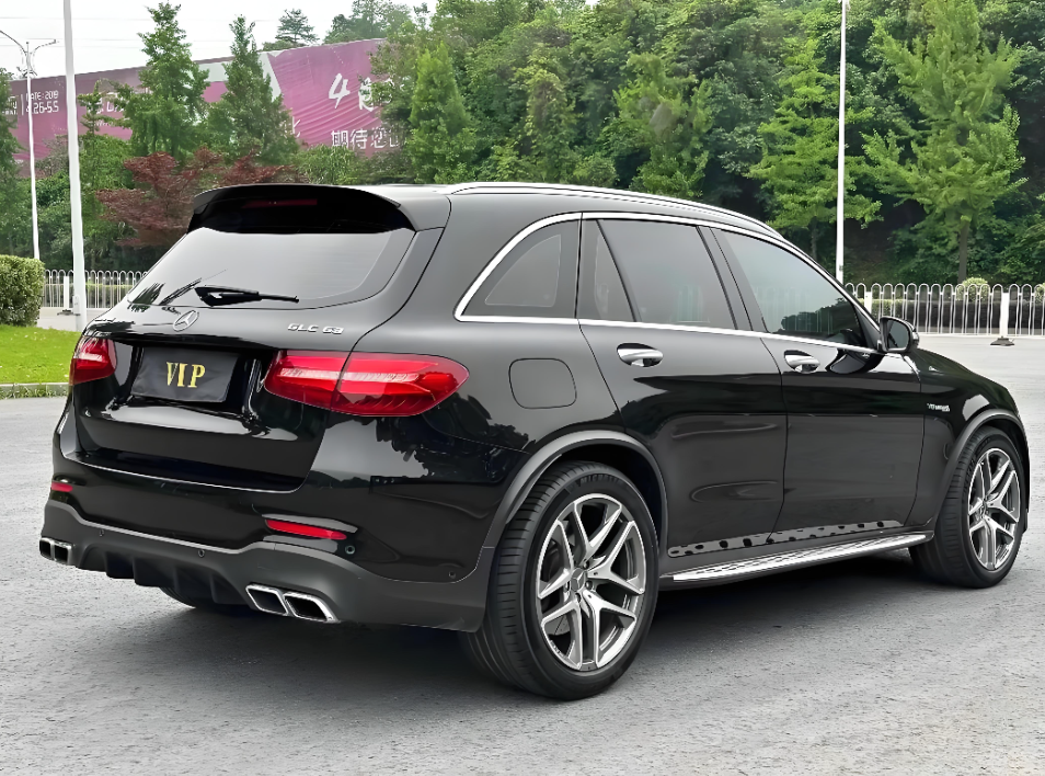 Mercedes-Benz GLC63 2