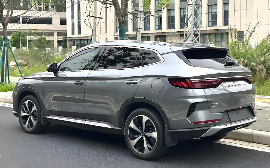 BYD SONG Plus DM-I 2