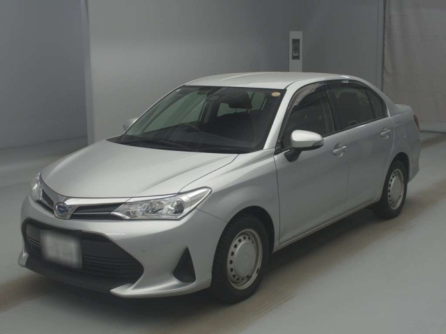 Toyota Corolla Axio Hybrid EX (NKE165)
